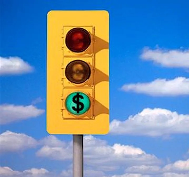 Semáforo: dólar, tasas y luces roja, amarilla y verde para 6 variables clave de la semana
